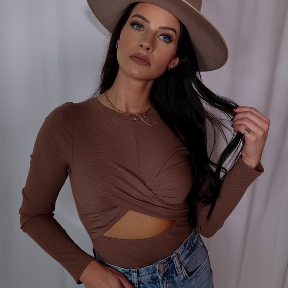 Cut Out Bodysuit- Brown - Picture 2 of 5